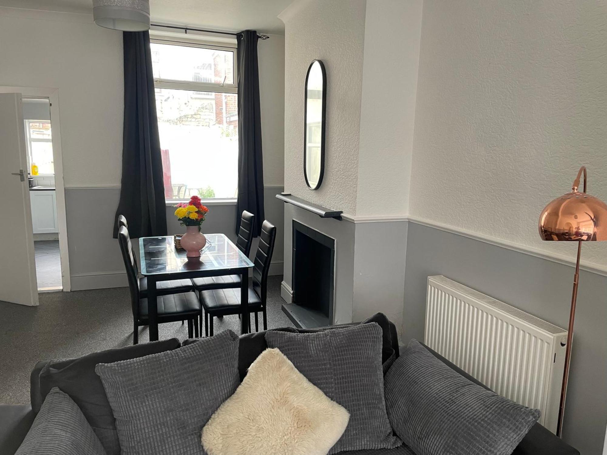 Villa Beautiful 2 Bedroom With 5g Wi-fi Kingston upon Hull
