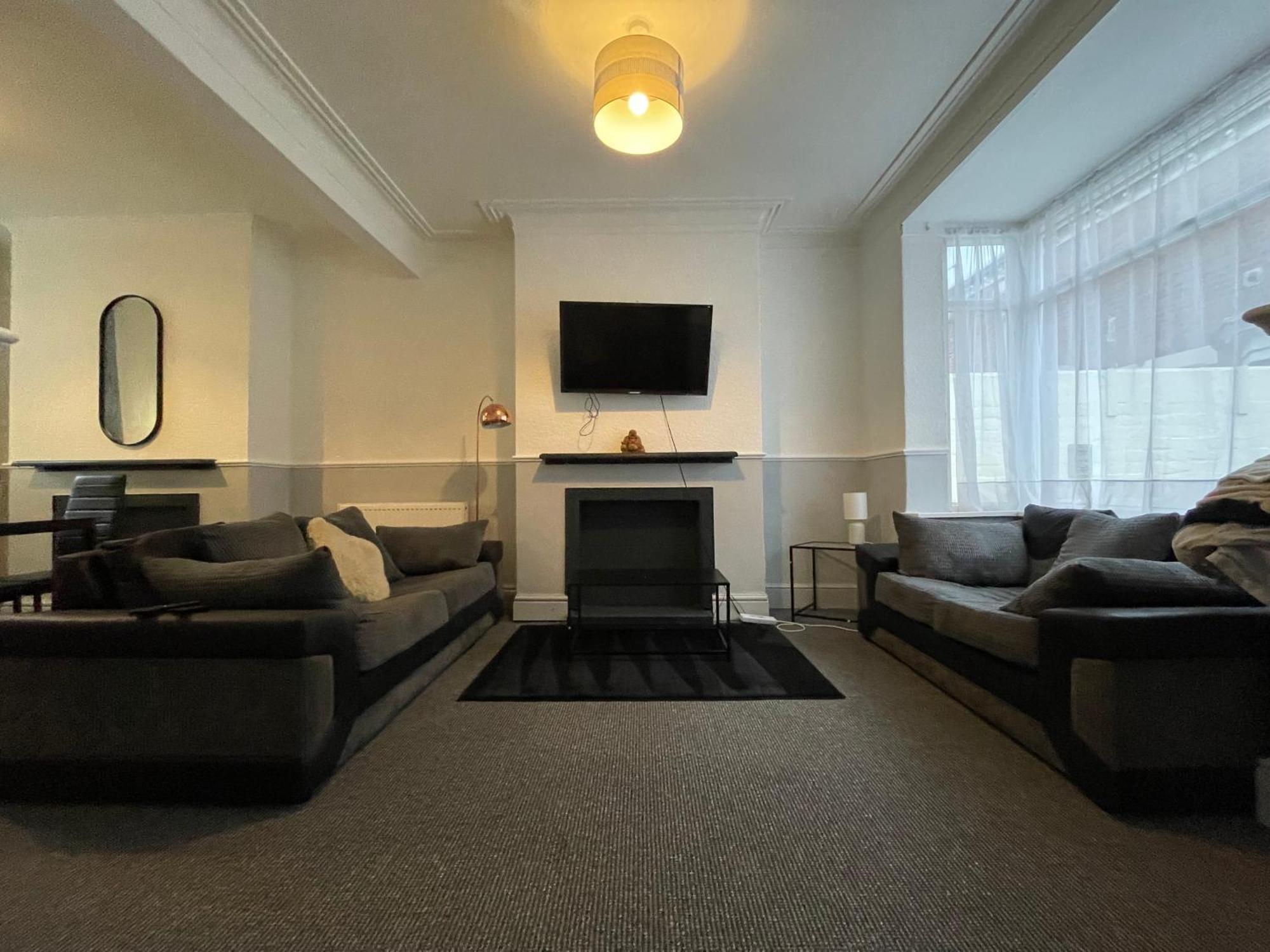 Beautiful 2 Bedroom With 5g Wi-fi Villa *